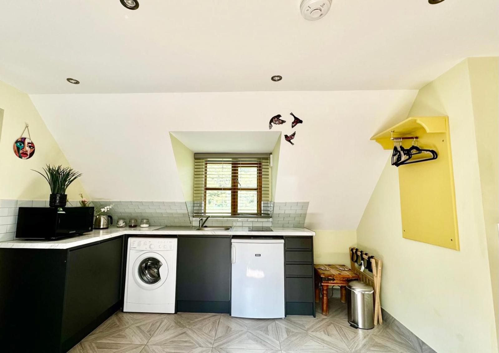Forest Studio Apt Free Gated Parking On 2 Acres Garden Чизлхерст Экстерьер фото